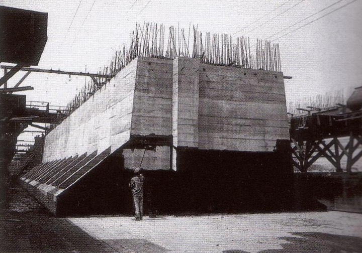 Caisson in Heysehaven ten behoeve van Vierhavensgebied, 1917