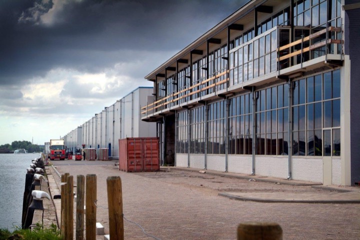 Gevel havenzijde, 2004